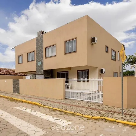 Rhe'S - Casas Em Condominio 2 Min Da Praia Em Bombinhas Exterior photo
